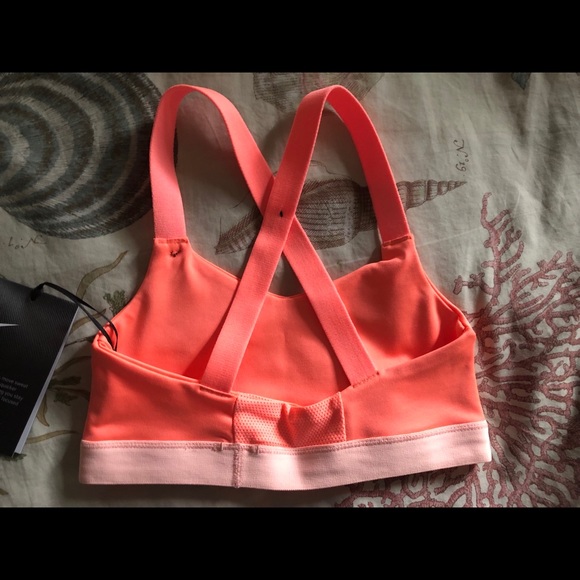 Brand new Nike sports bra - Picture 3 of 4